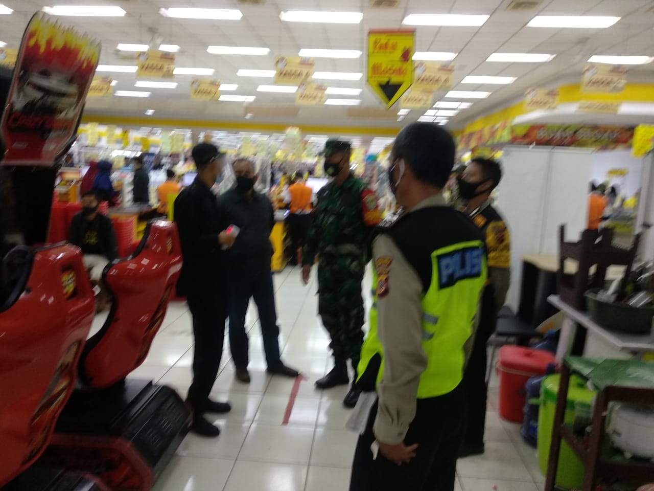 Polsek Buah Batu Cek Kontrol Toserba, Game Online dan Restoran Siap Saji