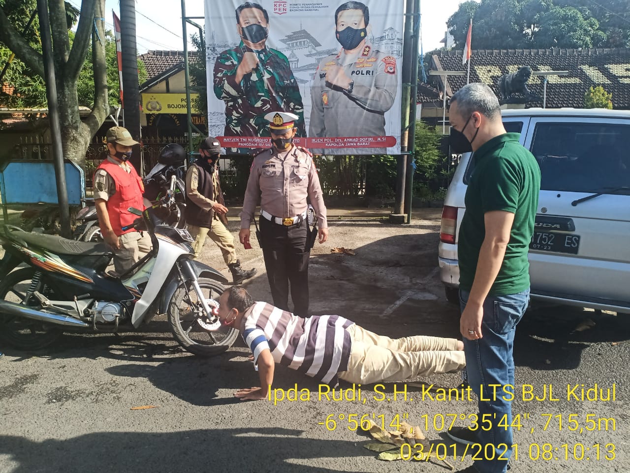 Operasi Yustisi Gakplin Pembagian Masker Terus Dilaksanakan Polsek Bojongloa Kidul 