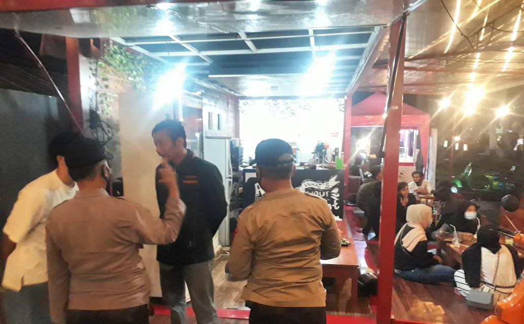 Polsek Rancasari Tegas Bubarkan Kerumunan Masa Melebihi Ketentuan Perwal Kota Bandung