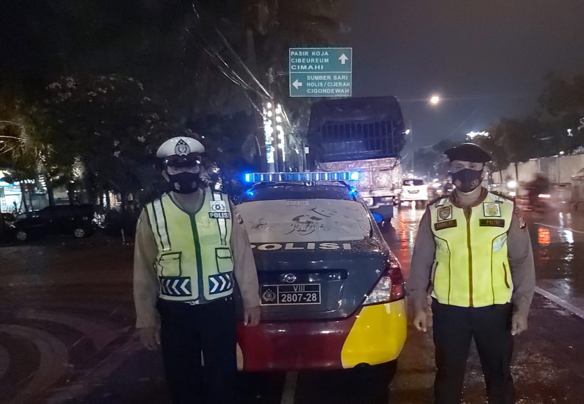 Polsek Bacip Laksanakan Bandung Lautan Biru Di Strong Point Wilkum Babakan Ciparay 
