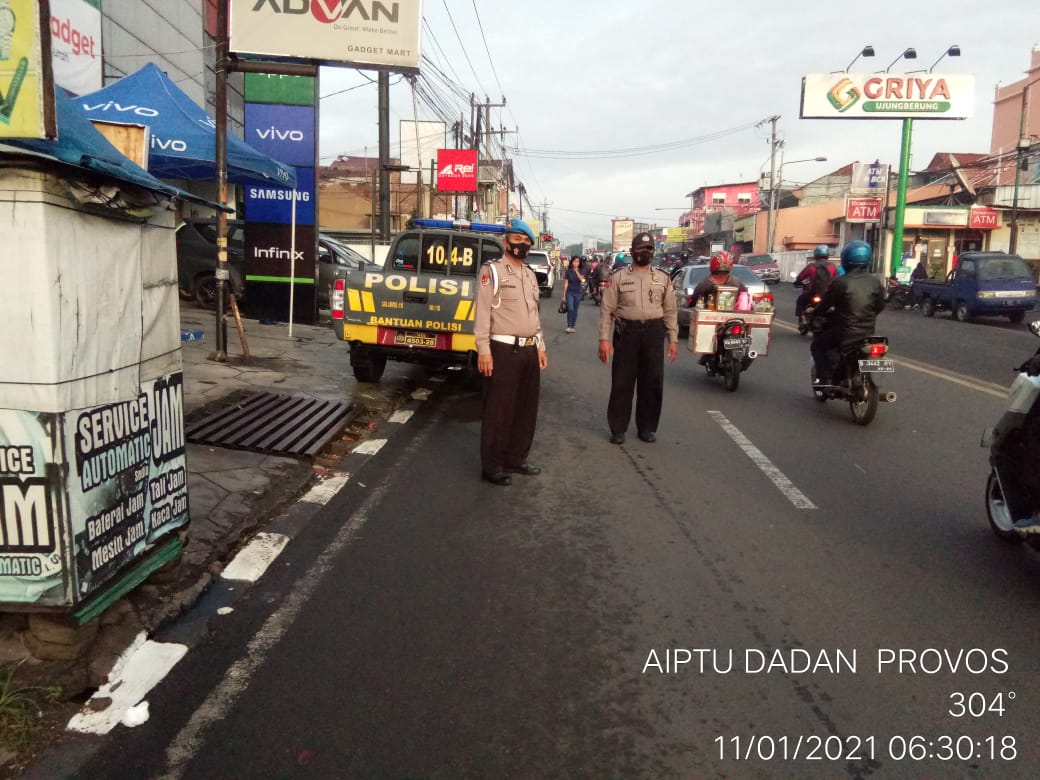 Polsek Ujungberung Tempatkan Personil di Beberapa Titik Rawan Kemacetan 