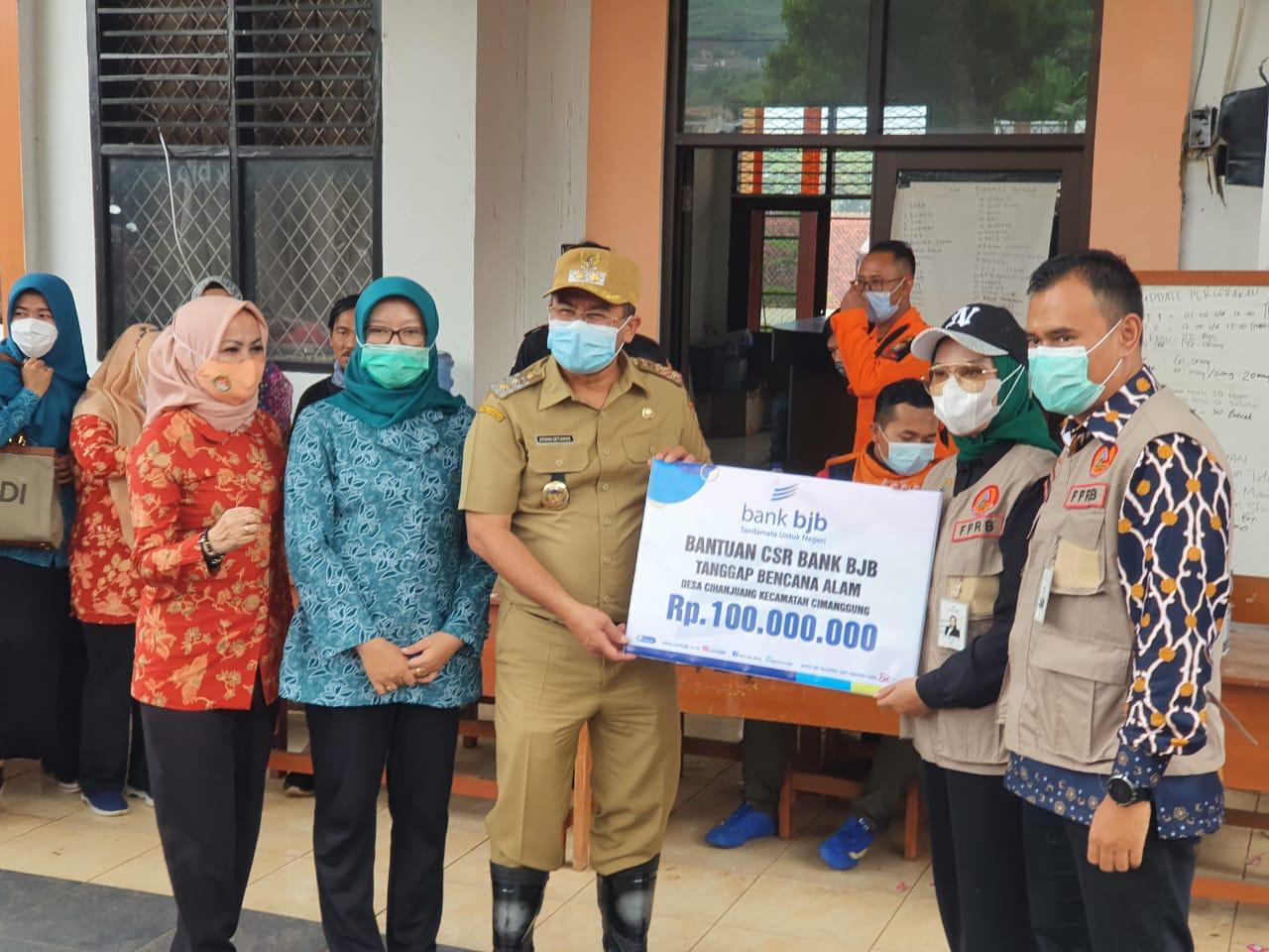 Cimanggung Berkabung, Uluran Tangan bank bjb Bantu Korban Longsor Sumedang