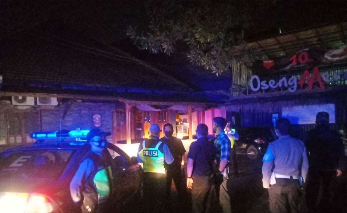 Polsek Bandung Wetan Tutup Paksa Halfway Jl.Sulanjana Langgar Jam Operasional
