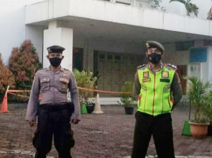 Anggota Sabhara Polsek Bandung Kulon  Monitoring dan Pengamanan Rumah Ibadat 