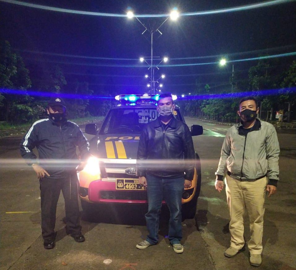 Kapolsek Gedebage Pimpin Patroli Bandung Lautan Biru Cegah Kriminalitas Malam 