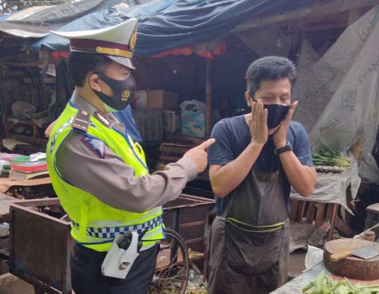 Polsek Kiaracondong Lakukan Pelaksanaan Inpres 6/2020 dan Sosialisasi 3 M 1 T