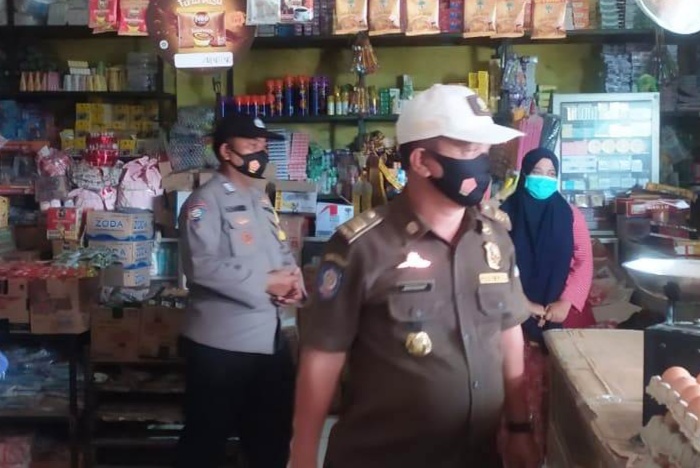 Polres Karawang Tegur Secara Humanis Warga Tidak Menggunakan Masker