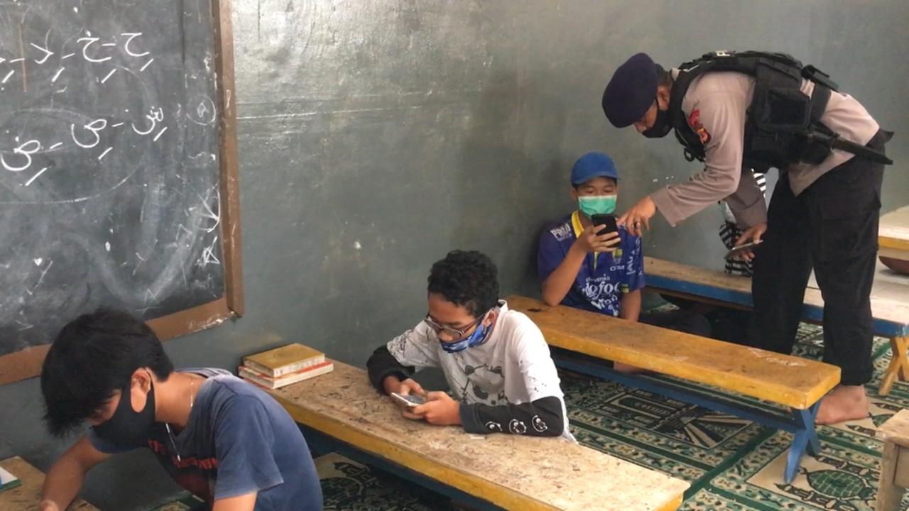 Brimob Jabar Lakukan Kegiatan BRAIN di Desa Sukaratu Kec Banyuresmi Garut
