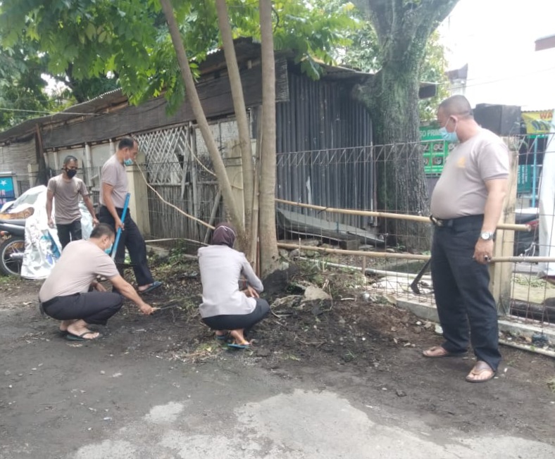 Wakasat Binmas Polrestabes Bandung Pimpin Korve Penataan Tempat Parkir