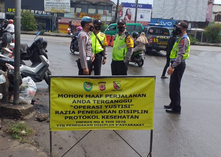 Kabid Humas Polda Jabar : Operasi Yustisi Prokes Di Pertigaan Dangdeur Rancaekek