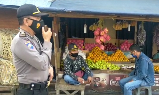 Peduli Kesehatan Cegah Covid-19, Polrestabes Bandung Himbau Prokes dan Bagikan Masker