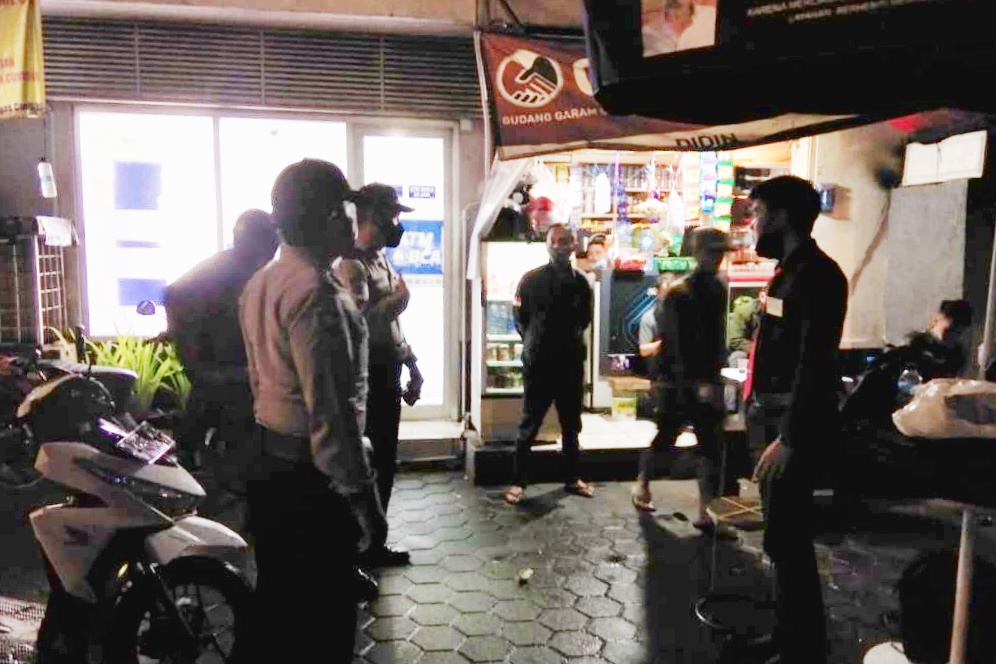 Hujan Mengguyur Tak Jadi Halangan Laksanakan Patroli Himbauan Mobile