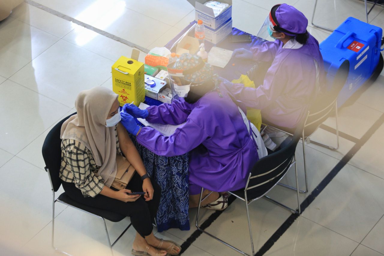 Pemkot Bandung Optimis Vaksinasi Covid-19 Nakes Sesuai Target