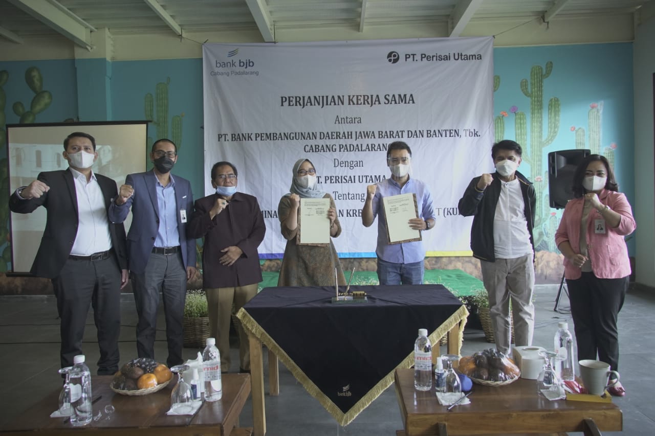 bank bjb Salurkan KUR Kepada Tenant Wisata Lembang