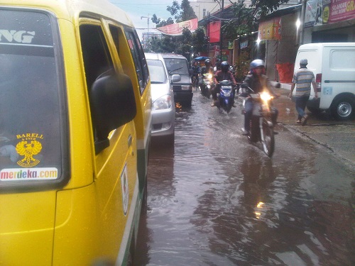 Baru 30 persen Jalan di Kabupaten Bandung yang Sudah dilengkapi Drainase, Ketua Komisi C : Adanya Recofusing Anggaran di Tahun 2020 Program Perbaikan Jalan Terpaksa Batal