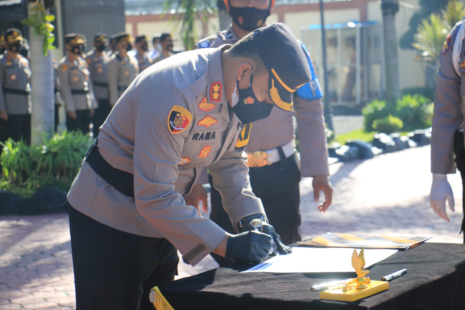 Kapolres Karawang Pimpin Apel Pencanangan Zona Intregritas Menuju WBK Dan WBBM
