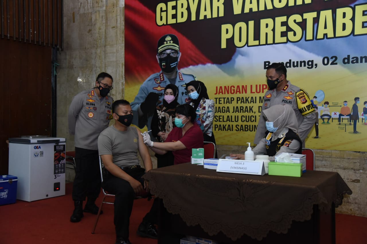 Gebyar Vaksin TNI – Polri dan Umum Polrestabes Bandung