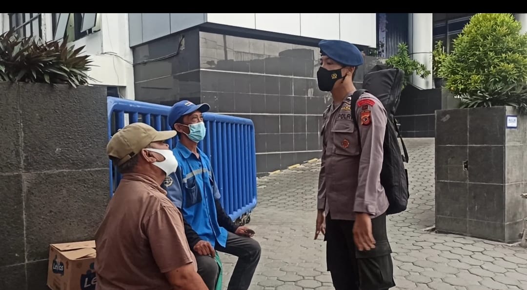 Brimob Jabar Rutin Laksanakan Patroli, Berikan Himbauan Agar Masyarakat Patuhi Protokol Kesehatan