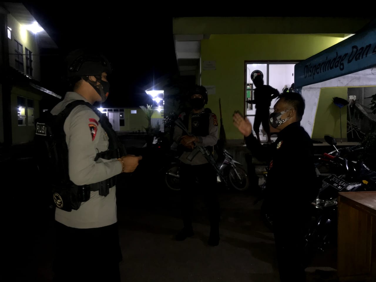 Cegah Gangguan Kamtibmas Berintensitas Tinggi Brimob Jabar Gencarkan Patroli Sambang