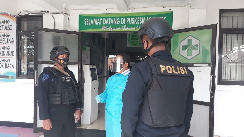 Brimob Jabar Berbagi Informasi Bersama Puskesmas Pacet Tentang Pencegahan Covid-19