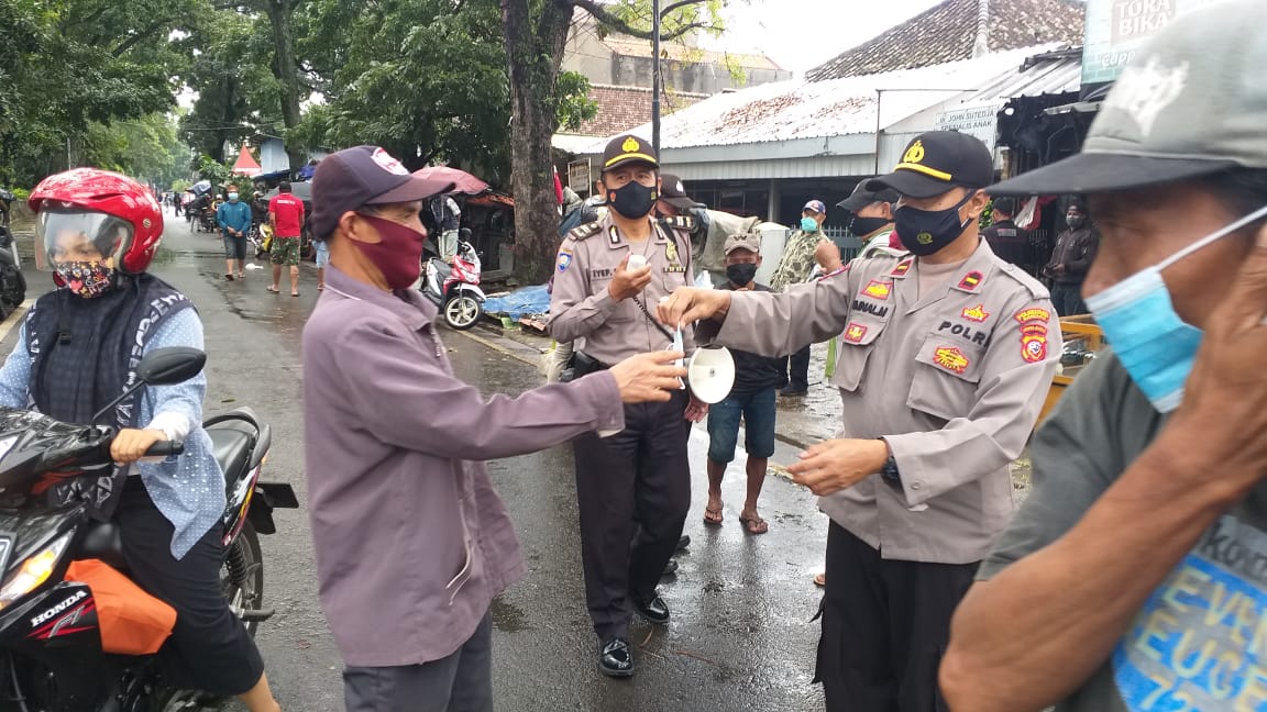 Patroli Himbauan Mobile PPKM Sat Binmas, di Wilkum Polrestabes Bandung