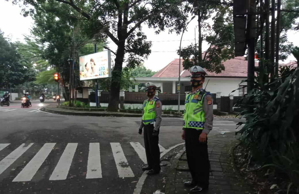 Antisipasi Kepadatan Arus Lalu Lintas Polsek Bandung Wetan Kerahkan Personil Gatur Pagi