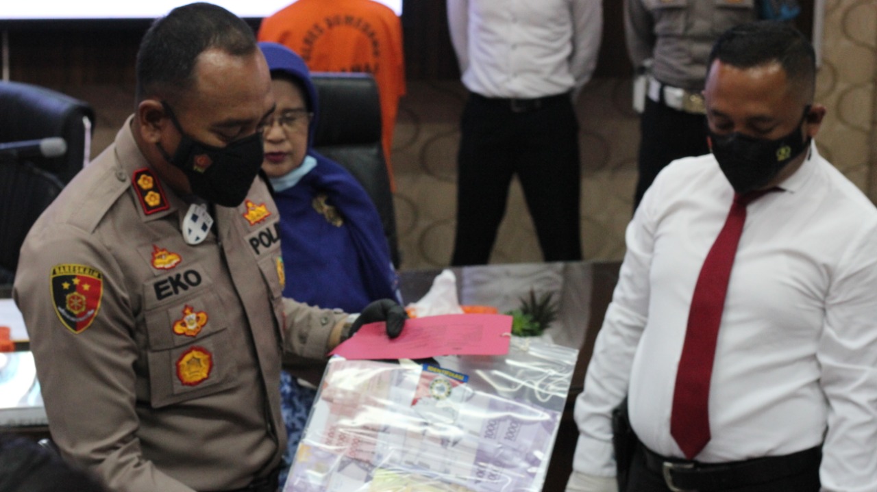 Kabid Humas Polda Jabar : Polres Sumedang Ringkus Spesialis Pembobol Toko