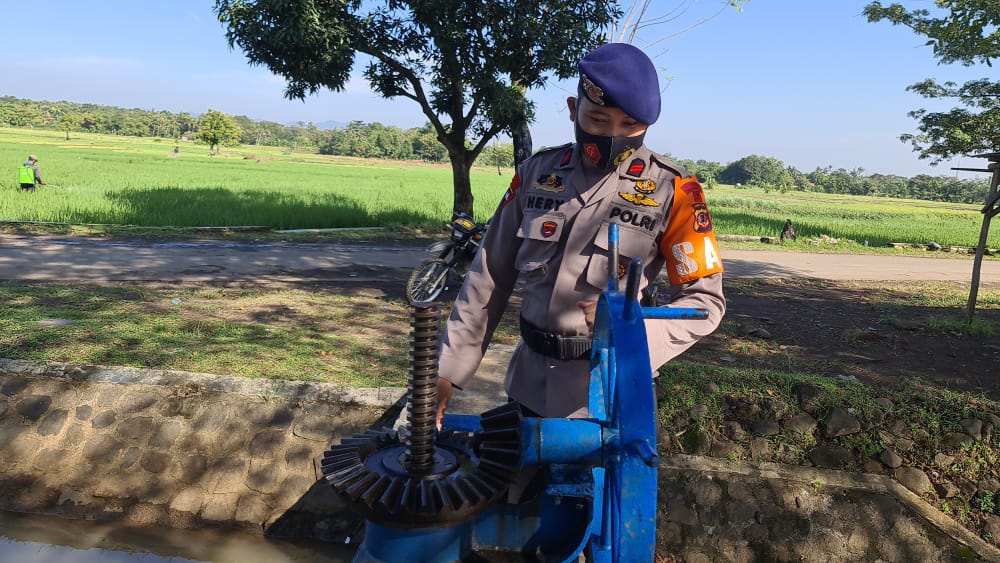Antisipasi Bencana Banjir, Tim SAR Brimob Jabar Kembali Patroli Ke Jalur Sungai Cipager