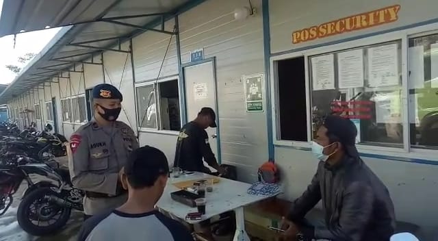 Agar Disiplin Dalam Protokol Kesehatan, Brimob Jabar Berikan Himbauan Karyawan PT. China Railways