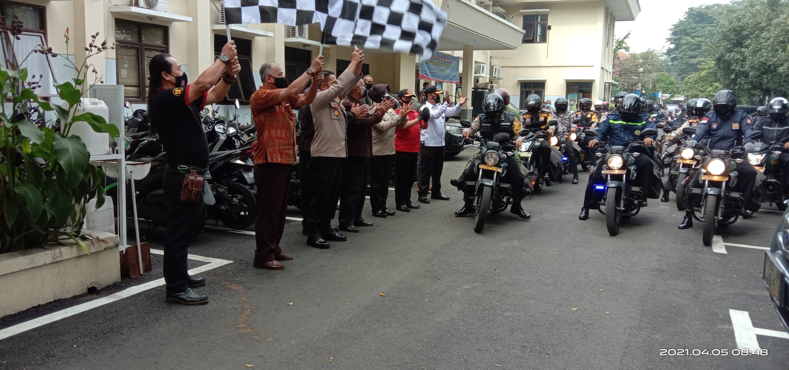 Bentuk Kepedulian Insan Pers, HUT Warta POLISI Ke 18 Gelar Bhakti Sosial