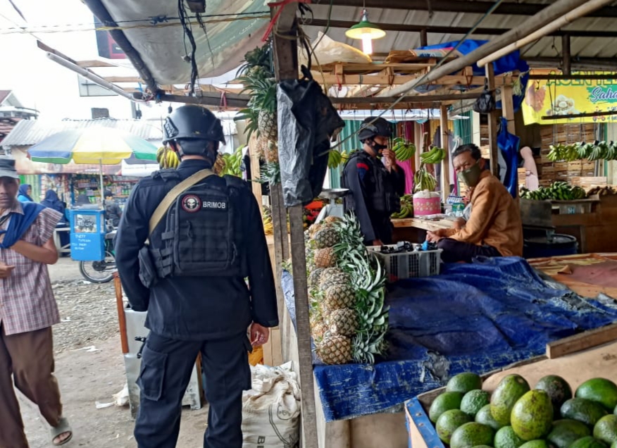 Kompi 4 Batalyon B Pelopor Brimob Jabar, Sosialisasi Prokes Rutin Kepada Masyarakat Guna Cegah COVID-19