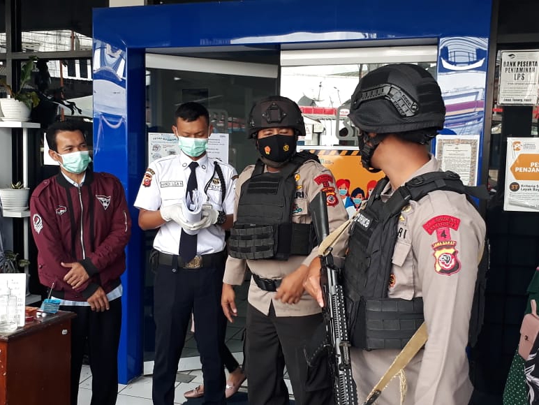 Turunkan Tingkat Kejahatan, Brimob Jabar Lakukan Patroli Harkamtibmas Ke Objek Vital