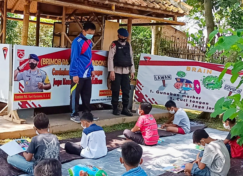 Wujudkan Generasi Emas, Brimob Jabar Adakan Program BRAIN (Brimob Ramah Anak Indonesia)