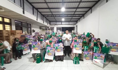 H. Erwin, Se Bagikan THR Kepada Simpatisan dan Timses