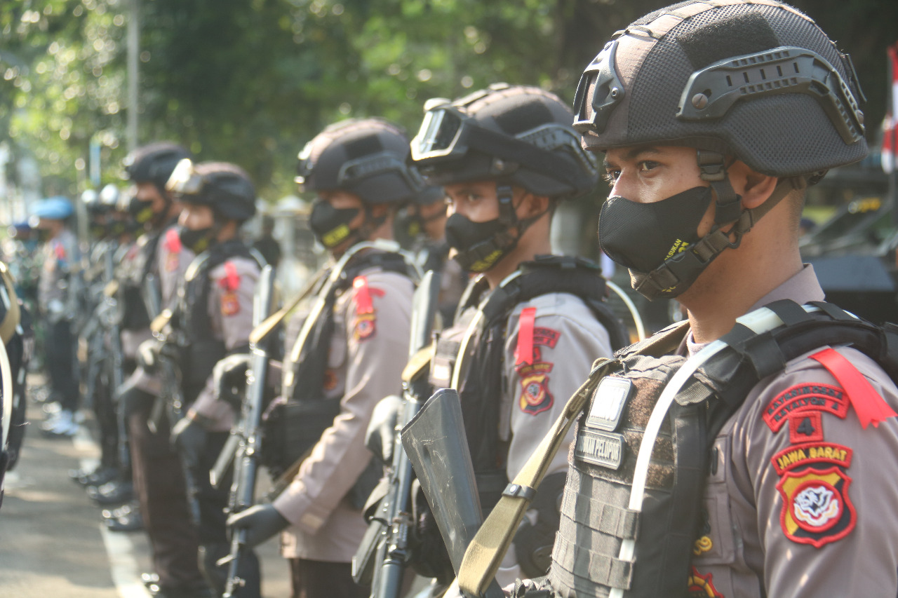 Dansat Brimob Jabar Ikuti Gelar Pasukan Operasi Ketupat Lodaya 2021