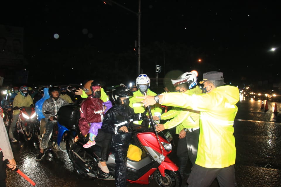 5.000 Lebih Pemudik Diputarbalikan, Kapolres Karawang: Patuhi Larangan Mudik Demi Keselamatan