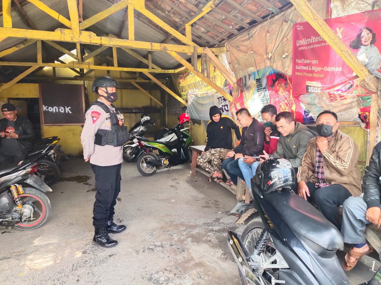 Pangkalan Ojek, Disambangi Personel Brimob Jabar Dihimbau Kamtibmas Cegah Penyebaran Covid-19