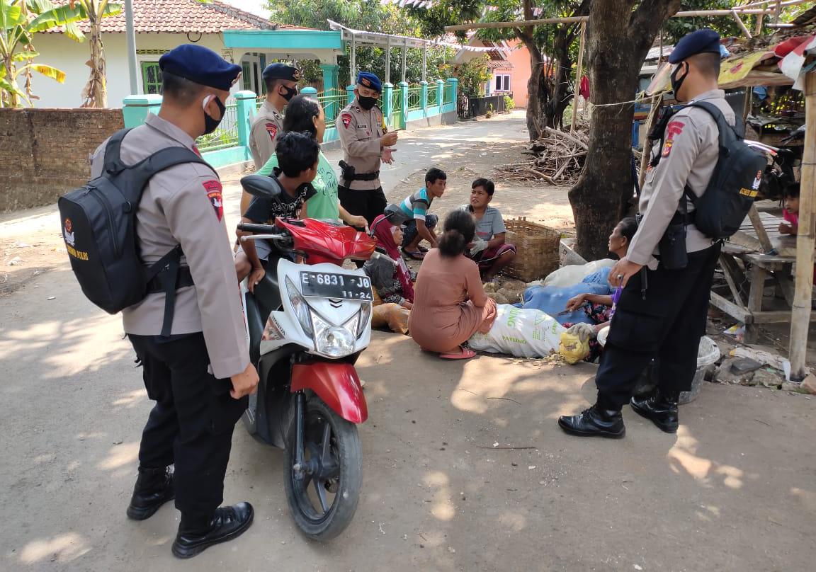 Personil Brimob Jabar Aktif Kunjungi Masyarakat Desa Kampung Tangguh Di Desa Wanasaba Kidul