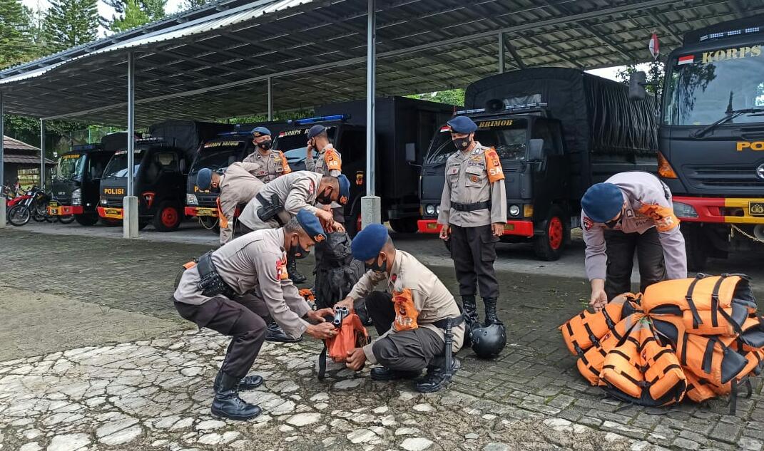 Cuaca Tidak Menentu, Brimob Jabar Siaga Antisipasi Bencana Alam