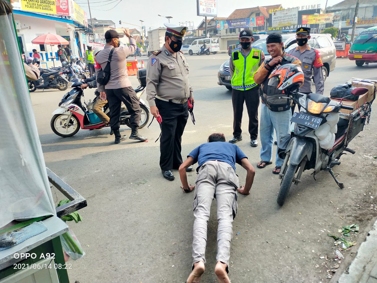 Kabid Humas Polda Jabar : Polresta Bandung Operasi Yustisi Sampaikan Himbauan 5M