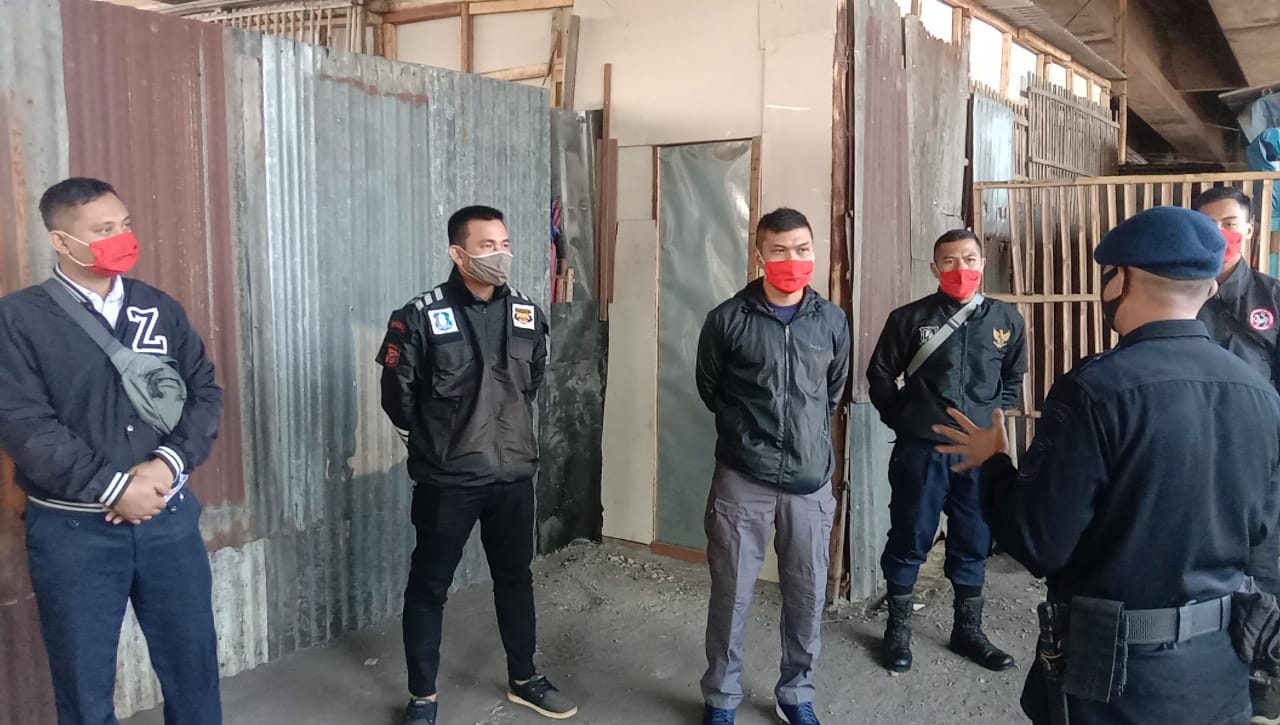 Brimob Jabar Patroli Kamtibmas Dan Prokes Ke Pegambiran Cirebon