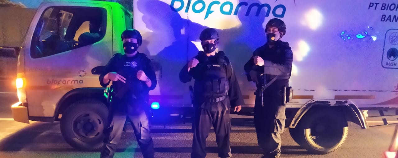 Brimob Polda Jabar Terus Kawal Pendistribusian Vaksin