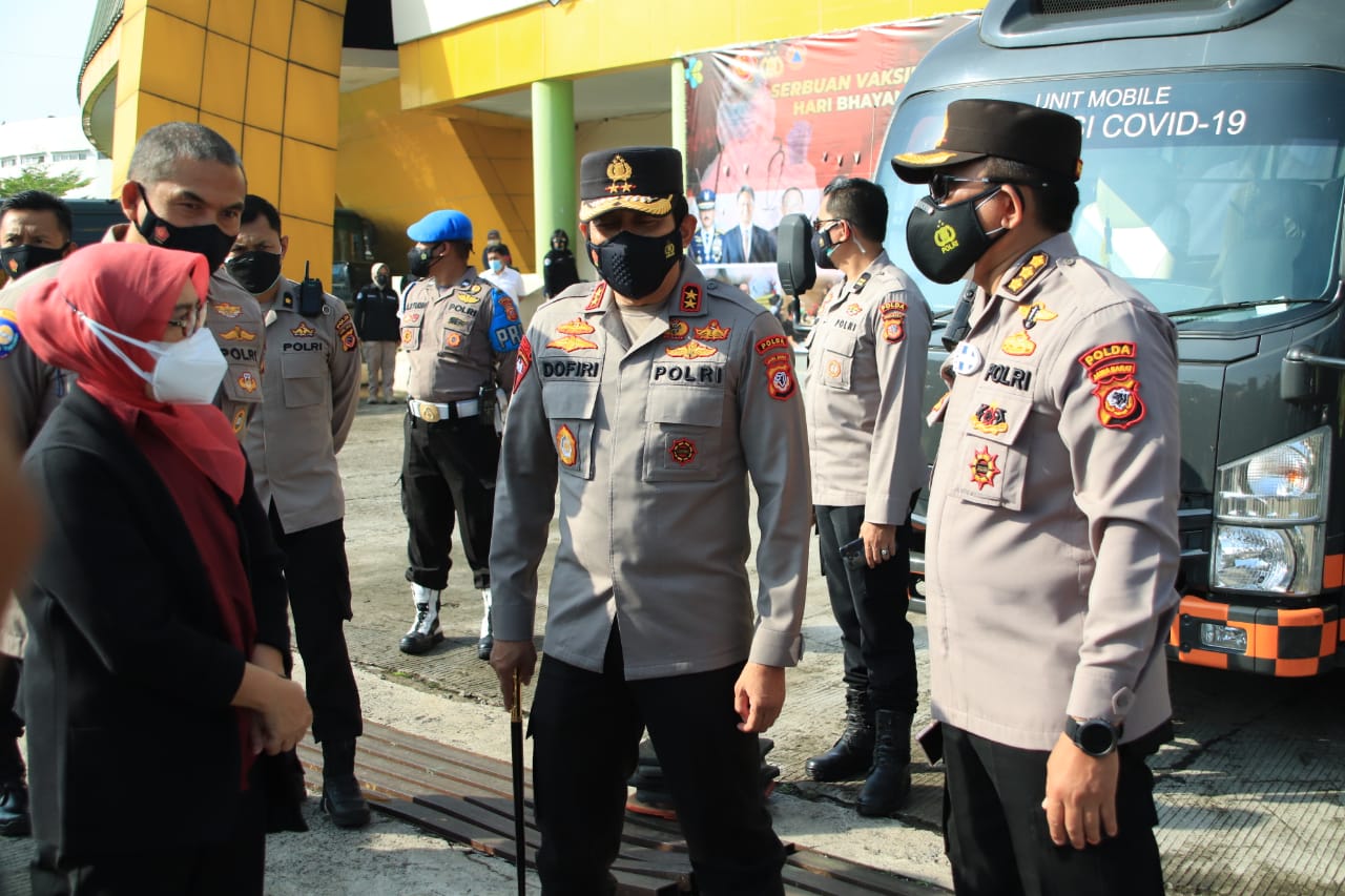 Sambut Peringatan Hari Bhayangkara ke 75 Polda Jabar Gelar Vaksinasi Massal