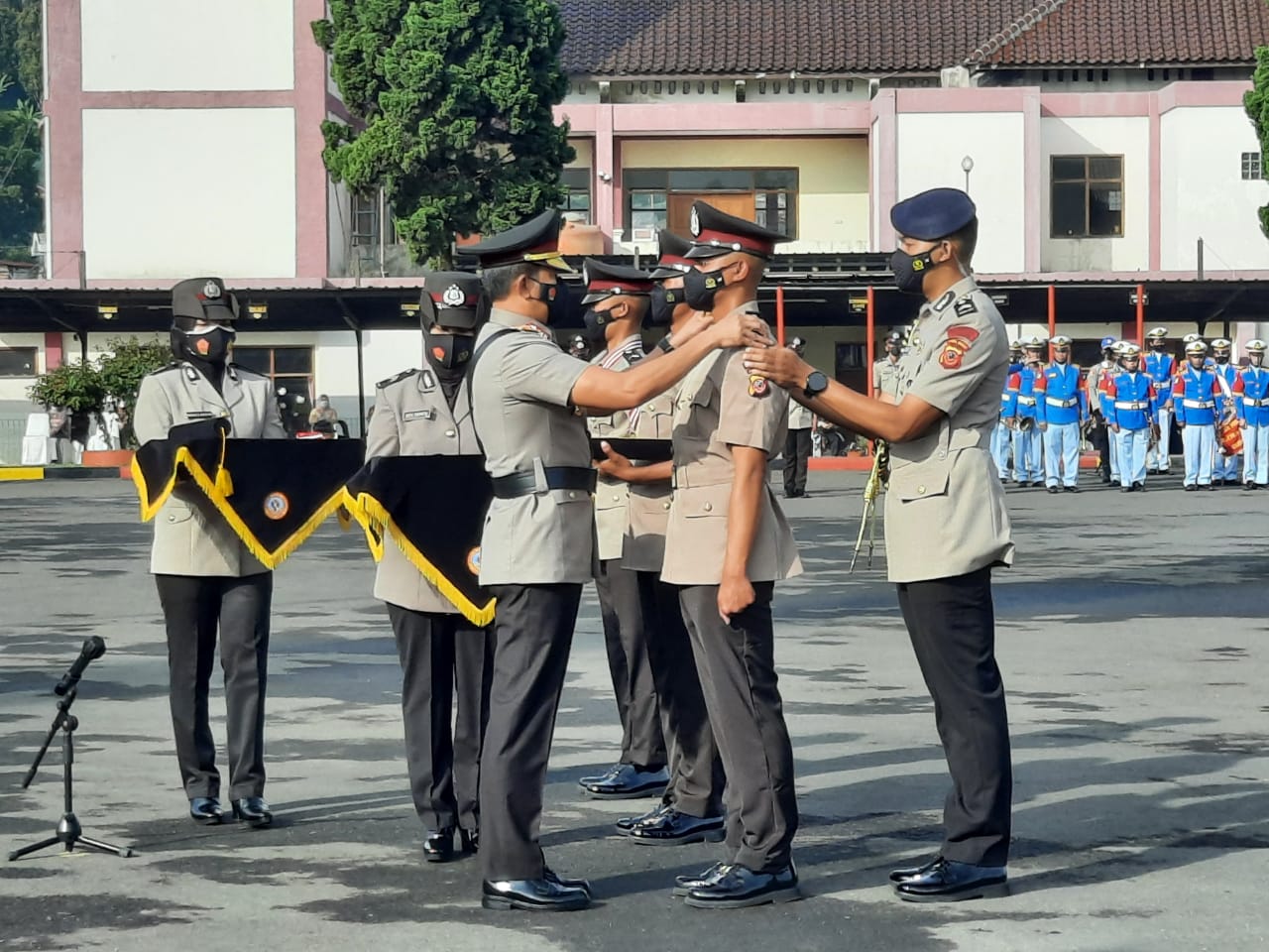 Kapolda Jabar Pimpin Upacara Penutupan Pendidikan Pembentukan Bintara Polri 2020/2021 SPN 