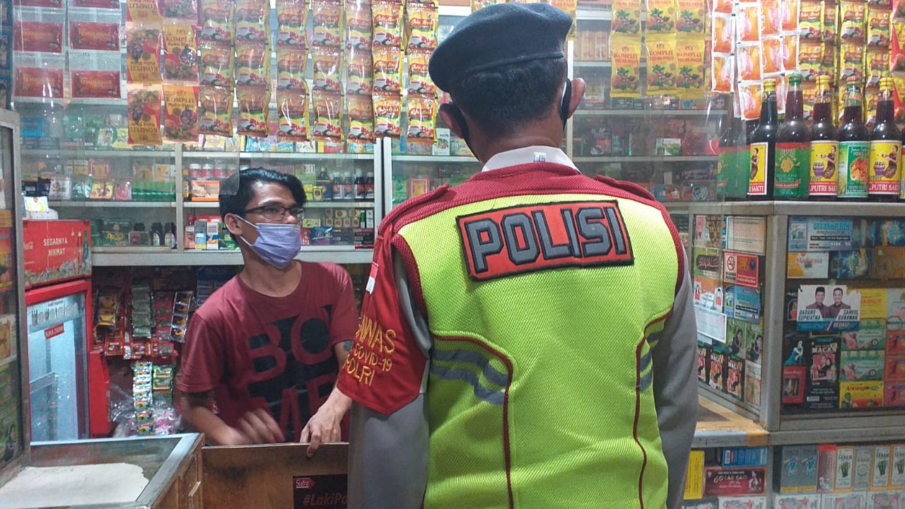 Kabid Humas Polda Jabar : Kembali, Polresta Bandung Sita Beberapa Botol Miras Saat Operasi Pekat