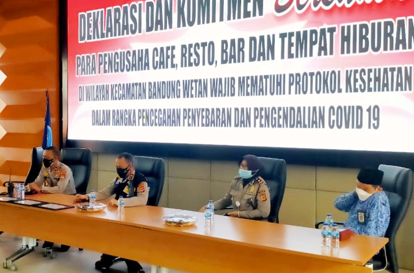 Sosialisasi dan Kesepakatan Bersama Pelaku Usaha Dalam Mematuhi Prokes