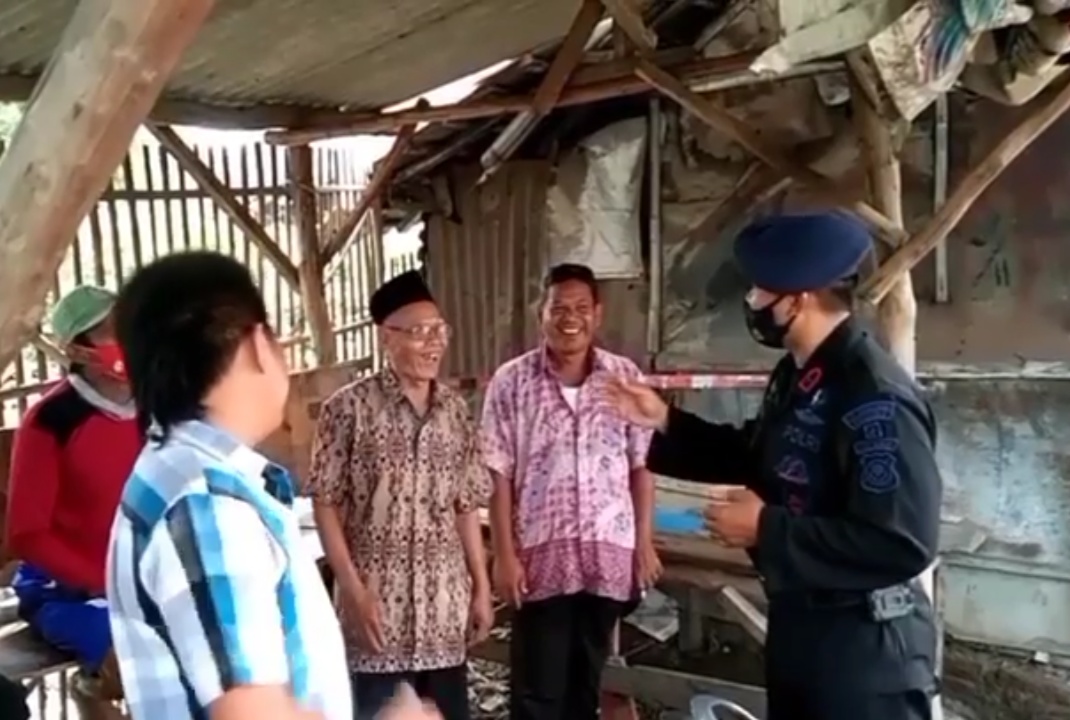 Brimob Polda Jabar Membagikan Tips Agar Terhindar Dari Virus Covid-19