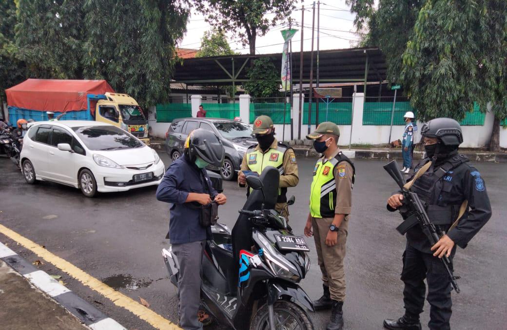 PPKM Darurat Jawa Dan Bali Siagakan Brimob Jabar Disetiap Penyekatan Kota Cirebon