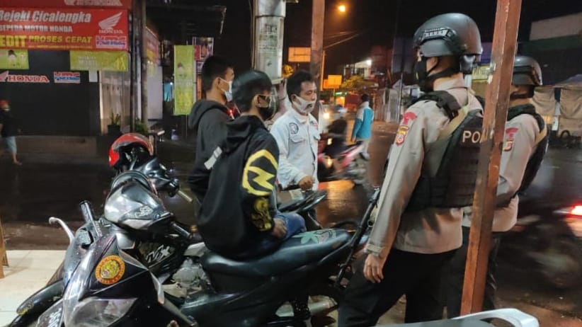 Brimob Jabar Tetap Laksanakan Himbauan Terkait Pentingnya Menggunakan Masker 