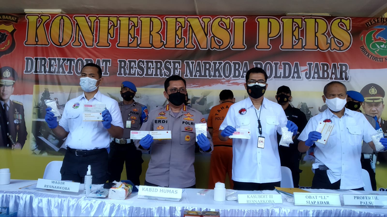 Produksi Jutaan Obat Palsu, Polda Jabar Ringkus Pemilik Home Industri